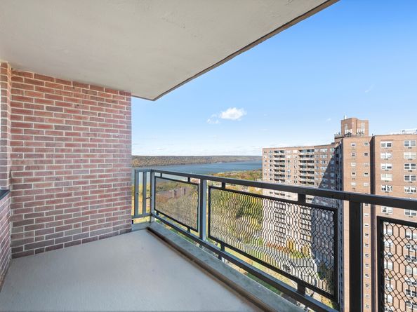 5800 Arlington Avenue 21V, Bronx NY 10471