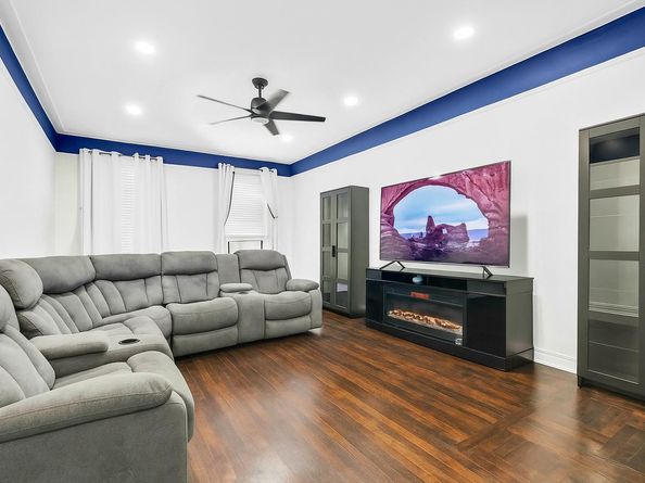 34-20 83rd Street 4F, Queens NY 11372