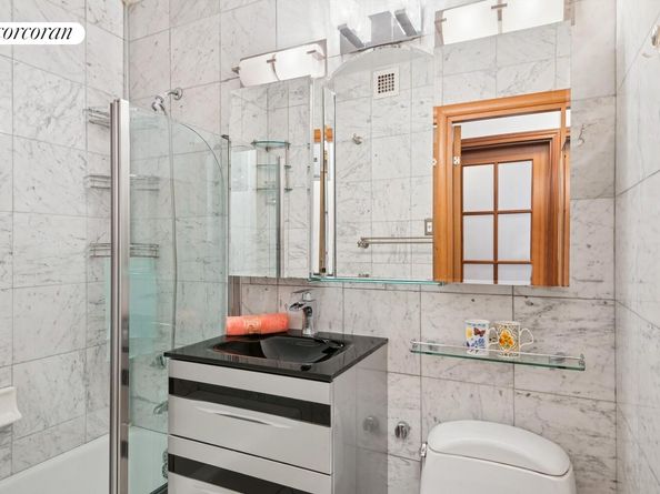 400 East 54th Street 14F, New York NY 10022