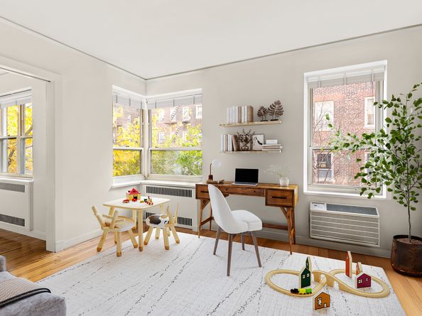 530 East 90th Street 5H, New York NY 10128