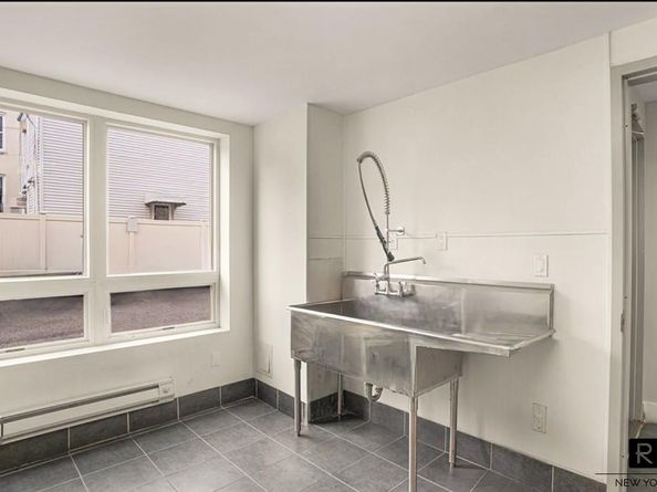 63-34 Fresh Pond Road 3G, Queens NY 11385