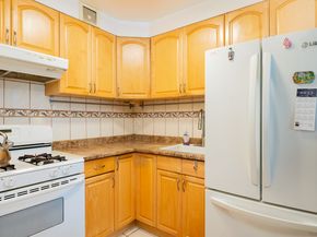 495 East 7th Street 6J, Brooklyn NY 11218