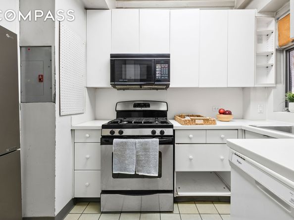 1 West 67th Street 303304, New York NY 10023