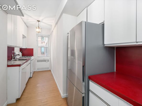 25 Sutton Place S 9R, New York NY 10022