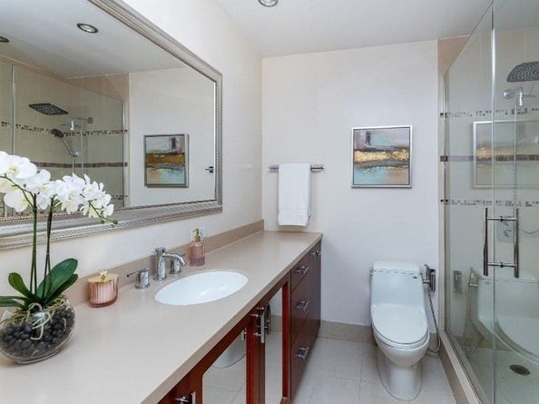 303 East 43rd Street 14A, New York NY 10017