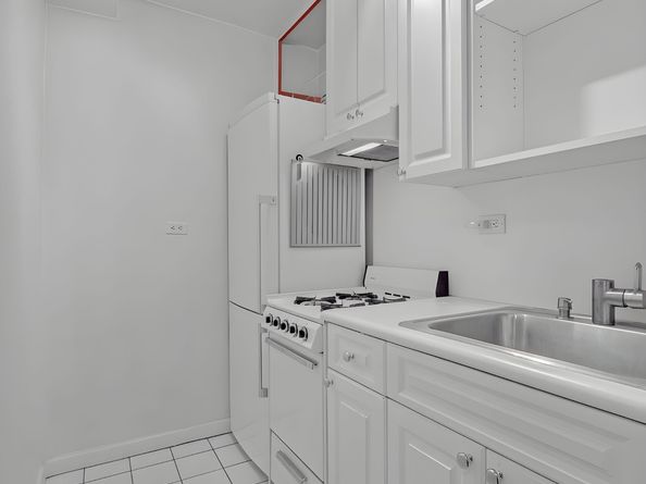 245 East 35th Street 9J, New York NY 10016