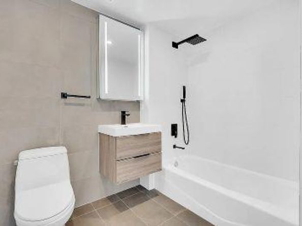 116-17 Grosvenor Lane 1A, Queens NY 11418