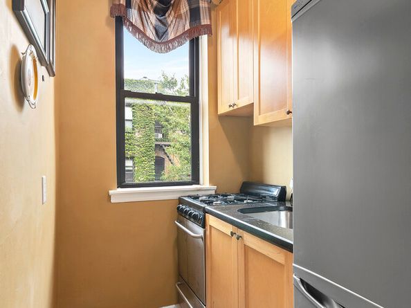 531 East 87th Street 4D, New York NY 10128