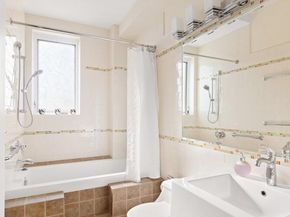 242 East 19th Street 15B, New York NY 10003