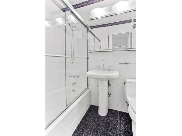 215 East 80th Street 7L, New York NY 10021