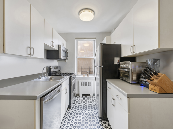 143 Bennett Avenue 2R, New York NY 10040