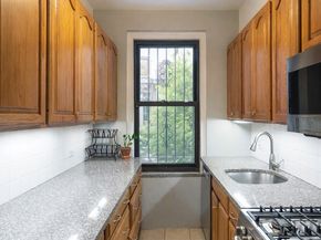 41 West 96th Street PARLOR, New York NY 10025