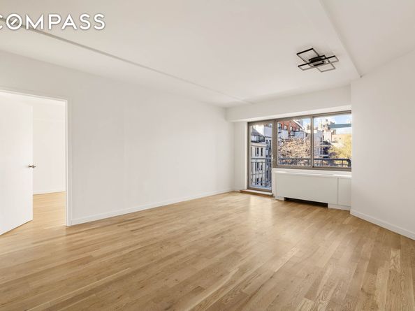 240 East 10th Street 5B, New York NY 10003