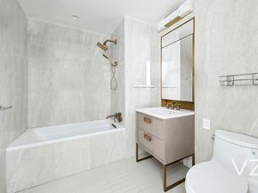 3 Court Square 5005, Queens NY 11101