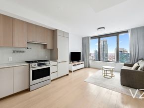 3 Court Square 5005, Queens NY 11101