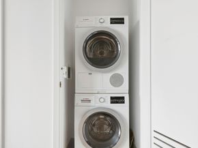 3 Court Square 5005, Queens NY 11101