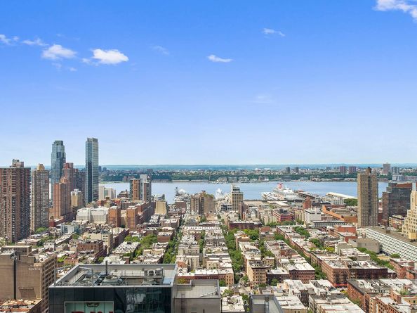 247 West 46th Street 3801, New York NY 10036