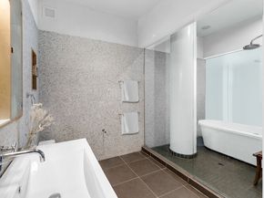 27-28 Thomson Avenue 514, Queens NY 11101