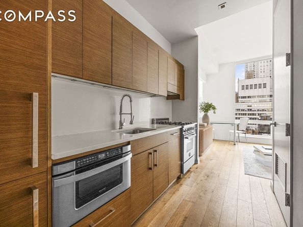 325 Lexington Avenue 20C, New York NY 10016