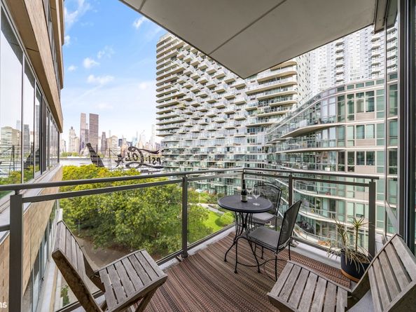 46-30 Center Boulevard 503, Queens NY 11109