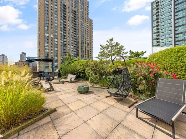46-30 Center Boulevard 503, Queens NY 11109