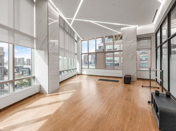 46-30 Center Boulevard 503, Queens NY 11109