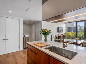 21-30 44th Drive 6I, Queens NY 11101