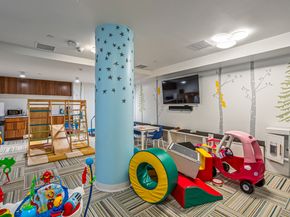 21-30 44th Drive 6I, Queens NY 11101