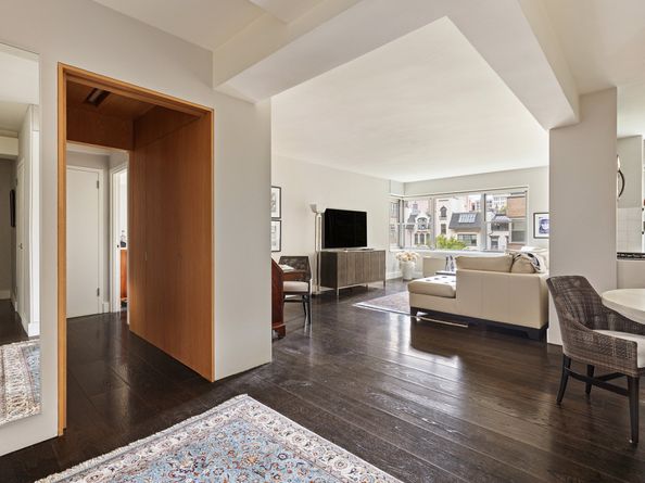 11 5th Avenue 5U, New York NY 10003