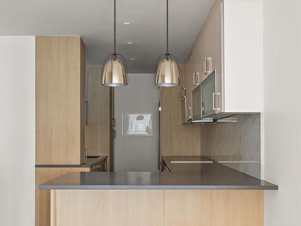 240 East 47th Street 9B, New York NY 10017