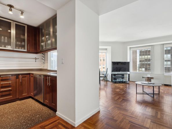 150 West 56th Street 5103, New York NY 10019