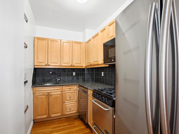 333 East 34th Street 17A, New York NY 10016