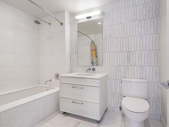 160 East 22nd Street 10D, New York NY 10010