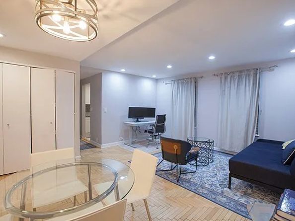 106 Central Park S 7F, New York NY 10019