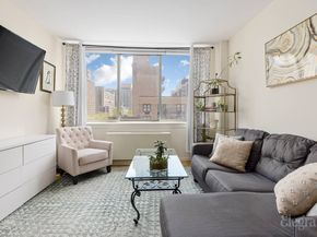 250 East 30th Street 6D, New York NY 10016