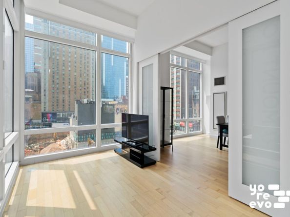 247 West 46th Street 308, New York NY 10036