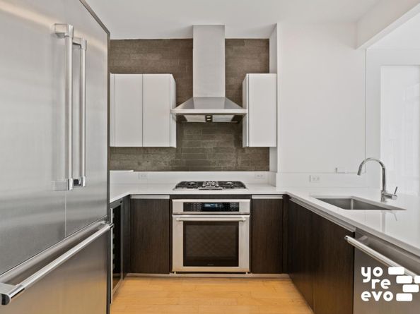 247 West 46th Street 308, New York NY 10036