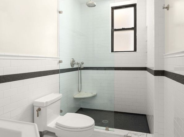 200 West 54th Street 8G, New York NY 10019