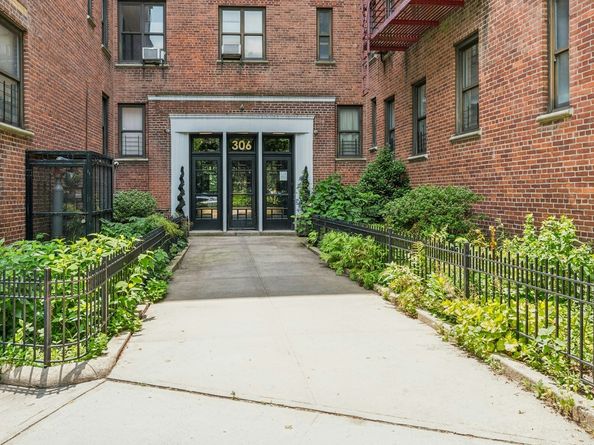 306 East Mosholu Parkway S 3D, Bronx NY 10458