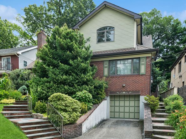 195-22 Mclaughlin Avenue, Queens NY 11423