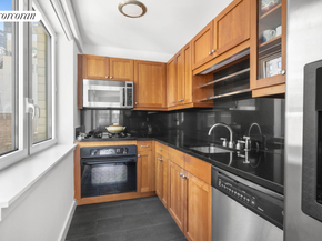 425 5th Avenue 22F, New York NY 10016