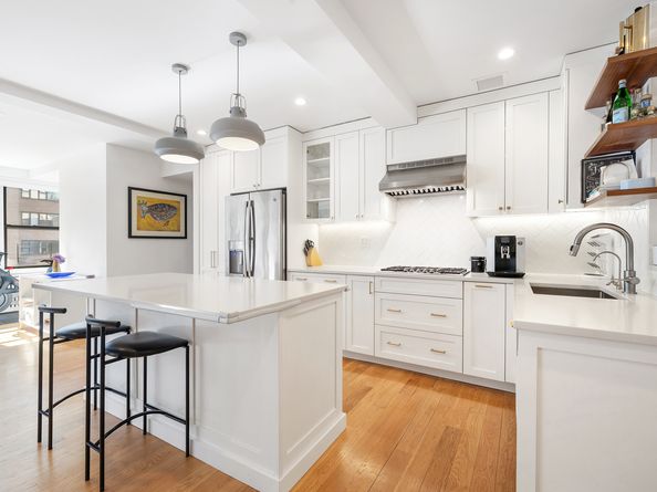 60 East 9th Street 607, New York NY 10003