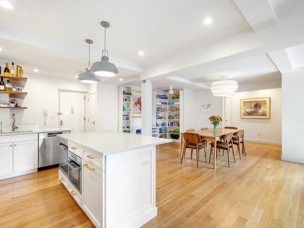60 East 9th Street 607, New York NY 10003