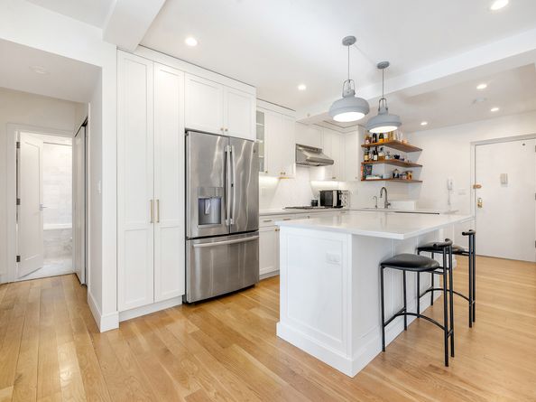 60 East 9th Street 607, New York NY 10003