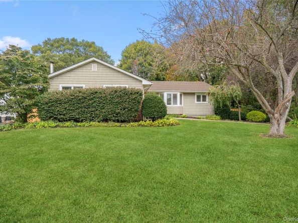 77 E Woodside Avenue, Patchogue NY 11772