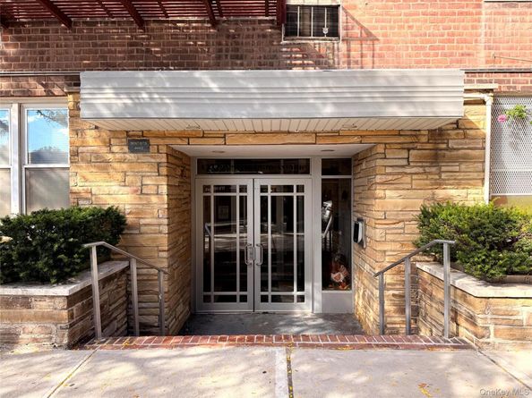 1332 Metropolitan Avenue 6K, Bronx NY 10462