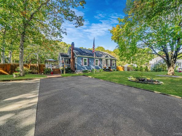 44 Oregon Avenue, Medford NY 11763