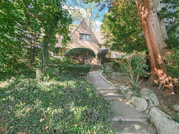 359 Ridge Road, Little Neck NY 11363