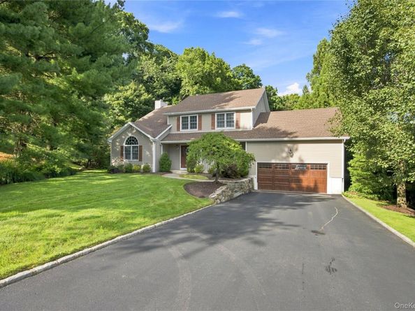 3868 Briarhill Street, Mohegan Lake NY 10547