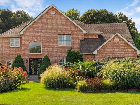 20 Millennium Court, Bohemia NY 11716